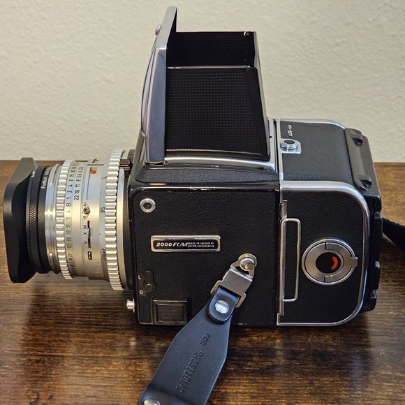 FILM TESTED Hasselblad 2000 fc/m medium format camera w/ 80mm f2.8 lens & finder - Picture 5 of 13